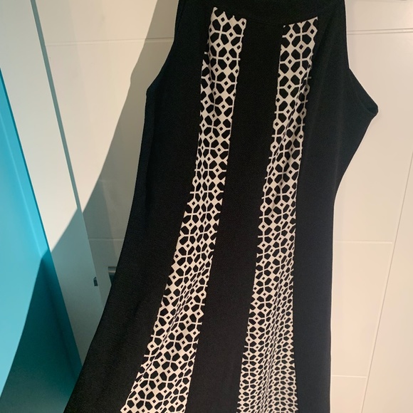 Black and White Formal Office Style Dress - Picture 3 of 4